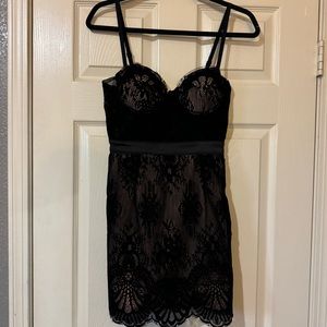 chrissy teigen x revolve lace dress